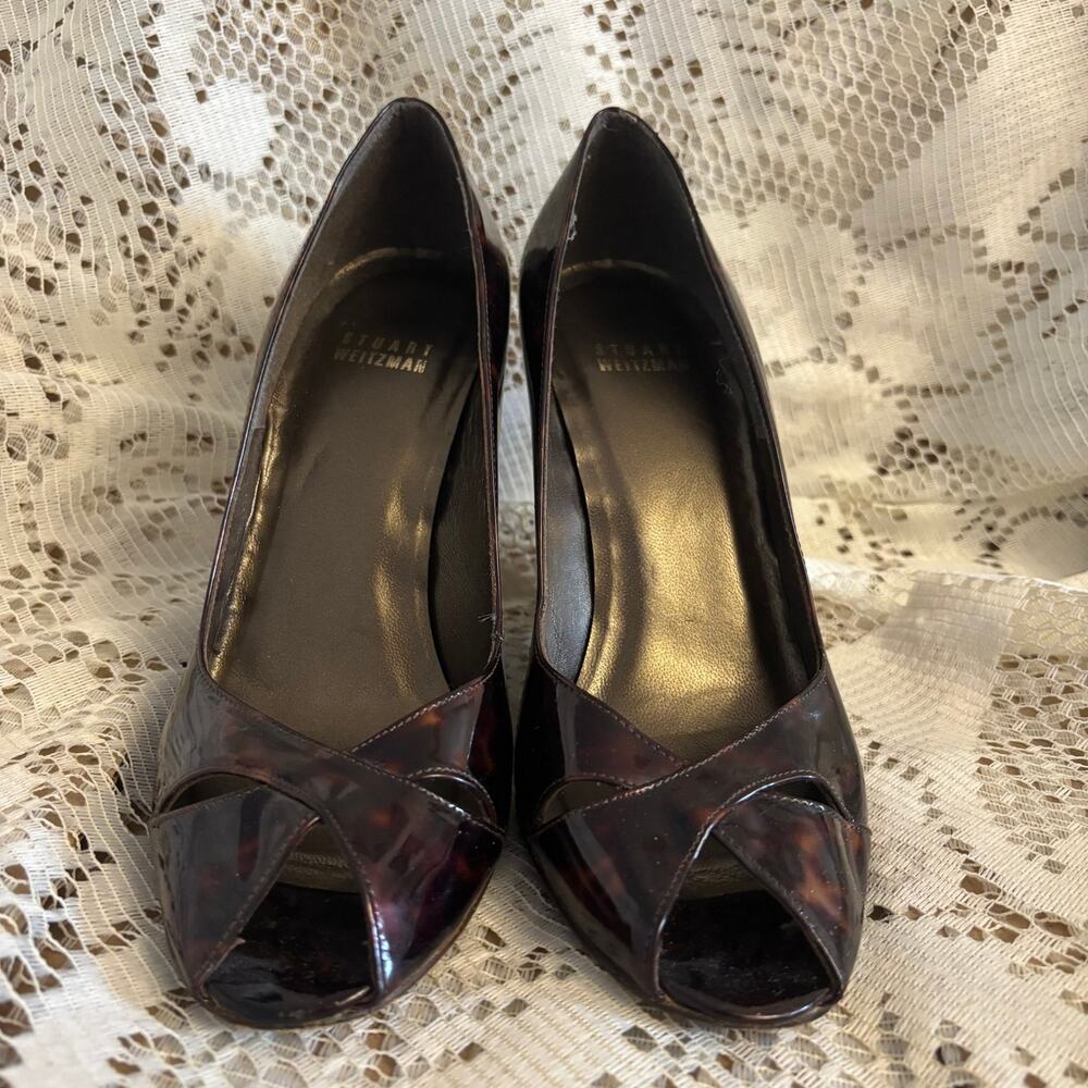 Stuart Weitzman Women's US 8 W Brown Tortoise Shell Patent Leather Pumps